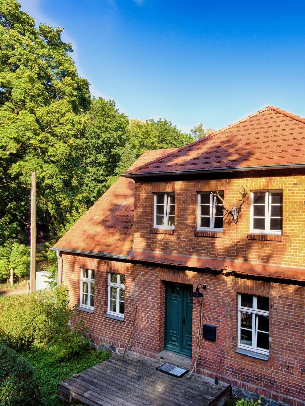 Wald- Und Seeidyll Im Historischen Forsthaus Neuruppin Exterior foto